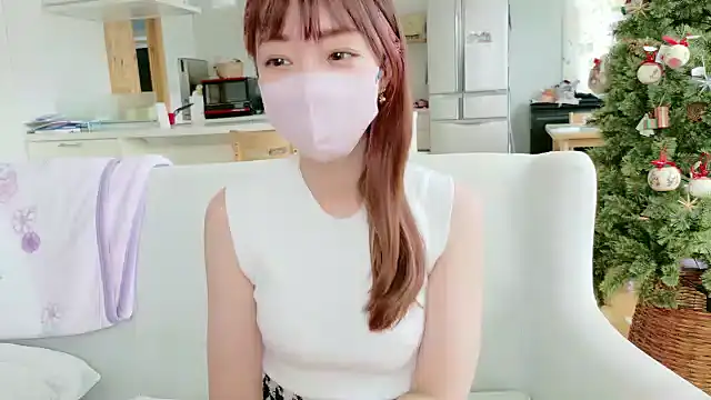 Snapshot of SUZU_1201 chatting on 18, 12, 2025 SUZU 1201 online show from 18, 12, 2025