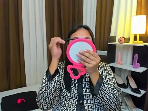 TsUncutKaren online show from 17, 10, 2025