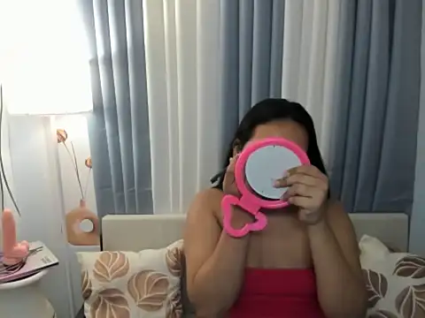 TsUncutKaren online show from 8, 11, 2025