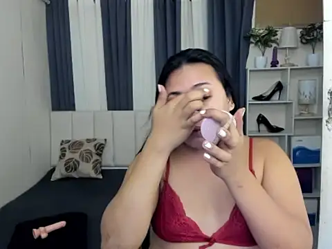 TsUncutKaren online show from 11, 2, 2026