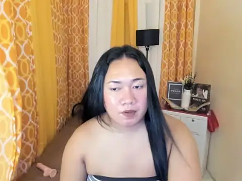 TsUncutKaren online show from 19, 4, 2026