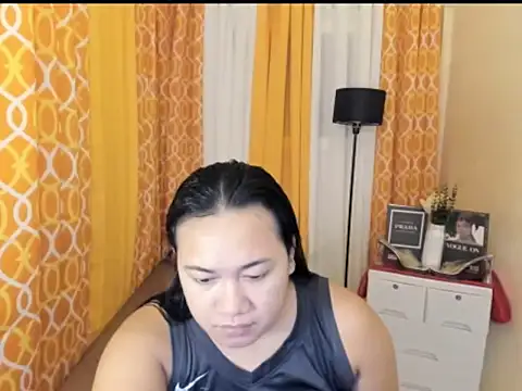 TsUncutKaren online show from 27, 4, 2026