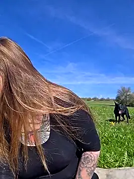 Luna Lynn online show from 11, 4, 2026