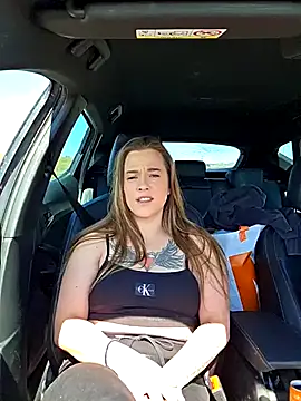 Luna Lynn online show from 22, 4, 2026