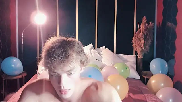 Snapshot of ChaseMuscular chatting on 17, 9, 2025 ChaseMuscular online show from 17, 9, 2025