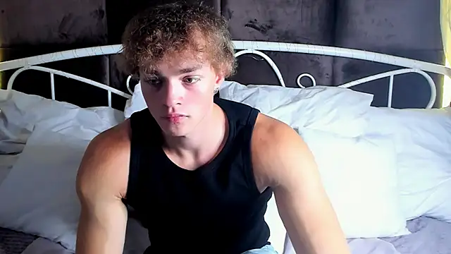 Snapshot of ChaseMuscular chatting on 10, 10, 2025 ChaseMuscular online show from 10, 10, 2025