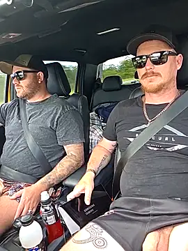 Snapshot of brokecountrylads chatting on 4, 2, 2026 brokecountrylads online show from 4, 2, 2026