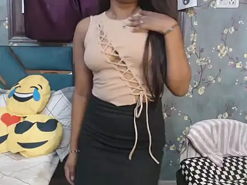 Snapshot of hot_riaa25 chatting on 4, 10, 2025 hot riaa25 online show from 4, 10, 2025