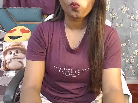 Snapshot of hot_riaa25 chatting on 16, 11, 2025 hot riaa25 online show from 16, 11, 2025