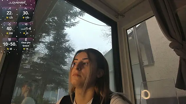 Ella Vee online show from 20, 12, 2025