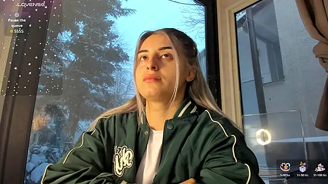 Ella Vee online show from 2, 2, 2026