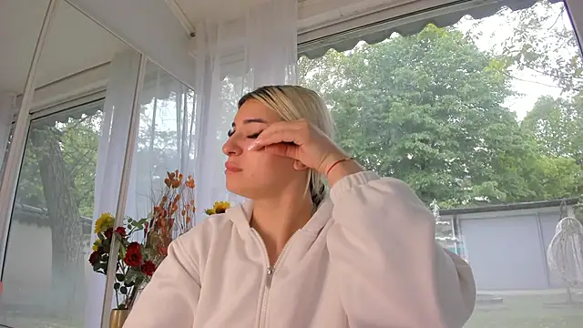Ella Vee online show from 2, 5, 2026