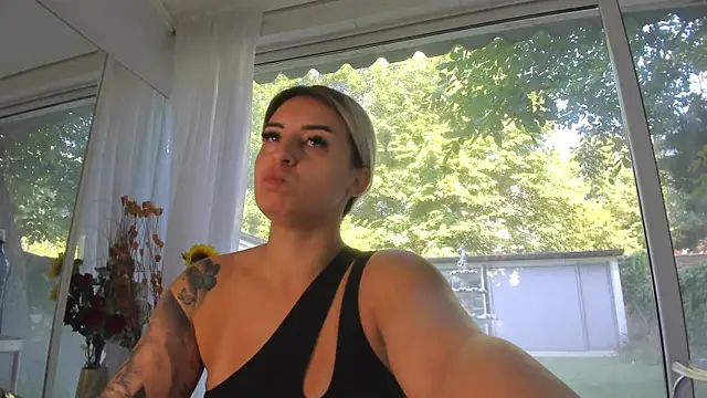 Ella Vee online show from 10, 7, 2026
