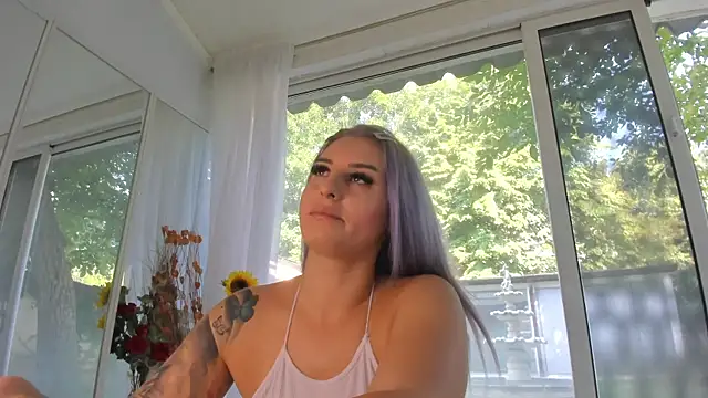Ella Vee online show from 19, 7, 2026