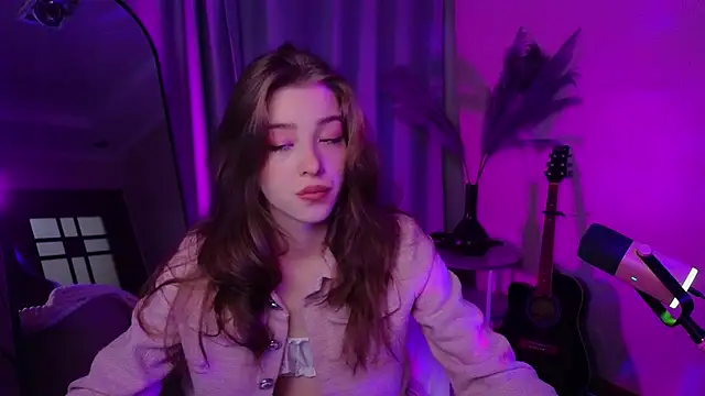 Snapshot of AstraMist chatting on 22, 9, 2025 AstraMist online show from 22, 9, 2025