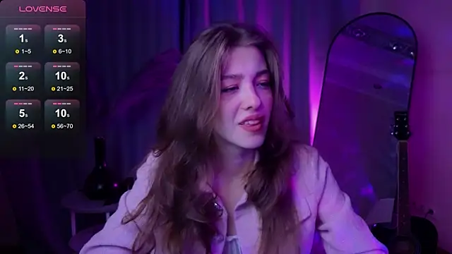 Snapshot of AstraMist chatting on 28, 9, 2025 AstraMist online show from 28, 9, 2025