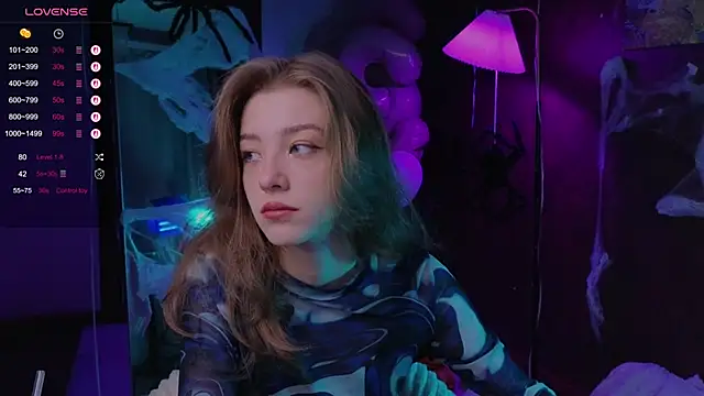 Snapshot of AstraMist chatting on 27, 10, 2025 AstraMist online show from 27, 10, 2025