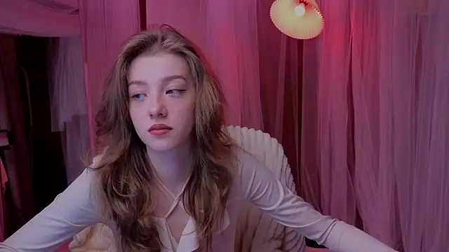 Snapshot of AstraMist chatting on 17, 11, 2025 AstraMist online show from 17, 11, 2025