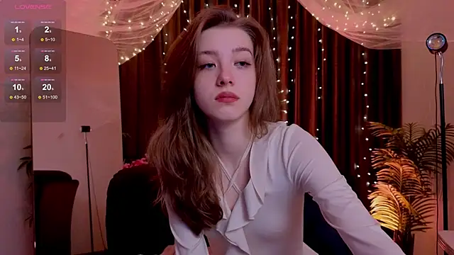 Snapshot of AstraMist chatting on 21, 12, 2025 AstraMist online show from 21, 12, 2025