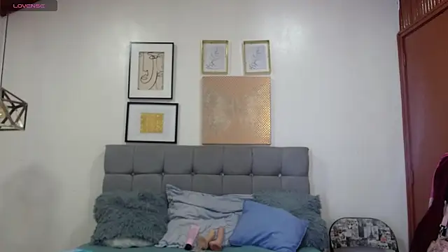  naomi s online show from 18, 4, 2026