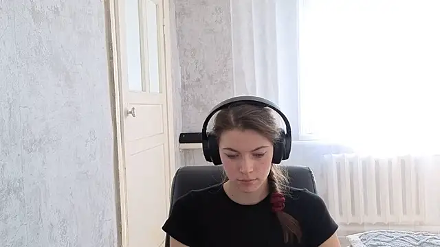 CutieAnny online show from 27, 9, 2025