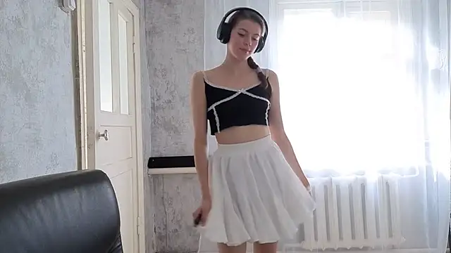 CutieAnny online show from 2, 10, 2025