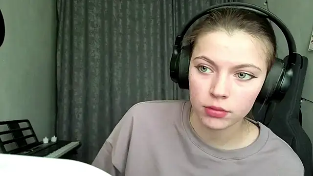 CutieAnny online show from 3, 2, 2026