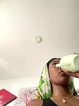 zaracollins01 online show from 4, 10, 2025