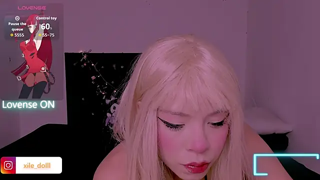 Snapshot of Xilee_doll chatting on 27, 11, 2025 Xilee doll online show from 27, 11, 2025