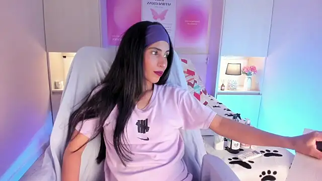 Snapshot of LexxaQueen chatting on 3, 2, 2026 LexxaQueen online show from 3, 2, 2026