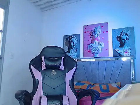 Snapshot of aisha299 chatting on 8, 10, 2025 aisha299 online show from 8, 10, 2025