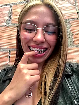 yourrmuse online show from 21, 9, 2025