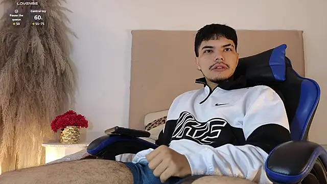 Snapshot of Snowlann chatting on 21, 11, 2025 Snowlann online show from 21, 11, 2025