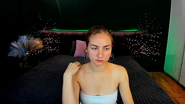 Snapshot of MilaAddams chatting on 21, 9, 2025 MilaAddams online show from 21, 9, 2025