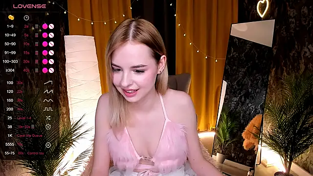 LillianShine online show from 25, 4, 2026