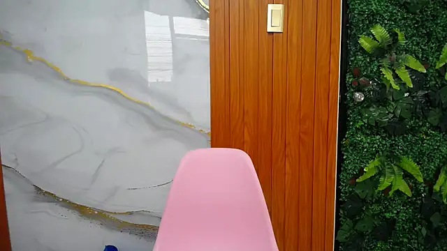 Manuela lara  online show from 5, 3, 2026