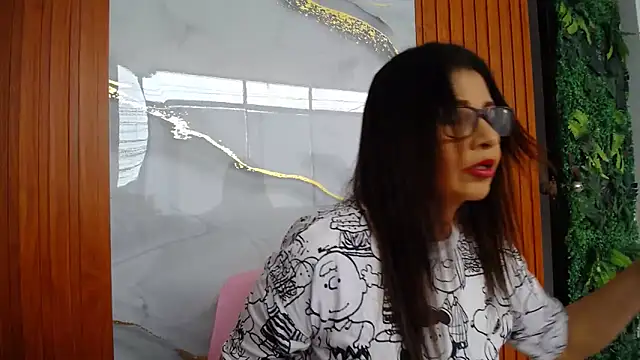 Manuela lara  online show from 12, 3, 2026