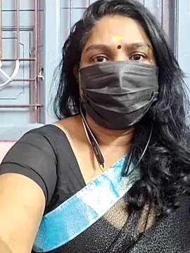 Snapshot of Tamil_Azhaghi25 chatting on 2, 12, 2025 Tamil Azhaghi25 online show from 2, 12, 2025