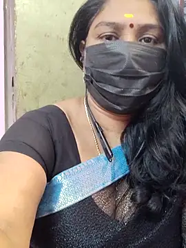 Snapshot of Tamil_Azhaghi25 chatting on 14, 12, 2025 Tamil Azhaghi25 online show from 14, 12, 2025