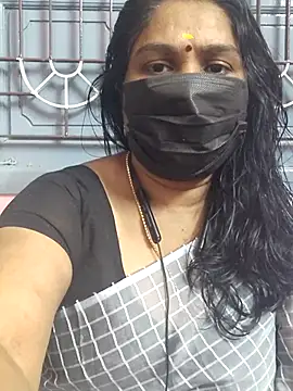 Snapshot of Tamil_Azhaghi25 chatting on 16, 12, 2025 Tamil Azhaghi25 online show from 16, 12, 2025