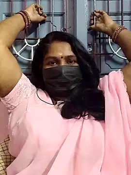 Snapshot of Tamil_Azhaghi25 chatting on 17, 12, 2025 Tamil Azhaghi25 online show from 17, 12, 2025