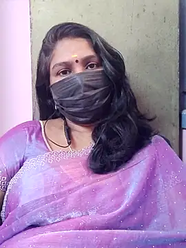 Snapshot of Tamil_Azhaghi25 chatting on 19, 12, 2025 Tamil Azhaghi25 online show from 19, 12, 2025