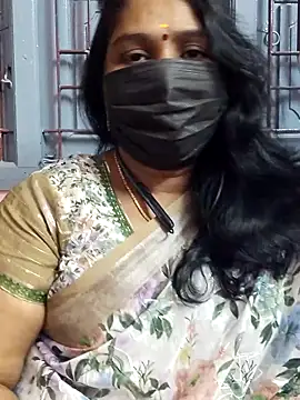 Snapshot of Tamil_Azhaghi25 chatting on 19, 12, 2025 Tamil Azhaghi25 online show from 19, 12, 2025