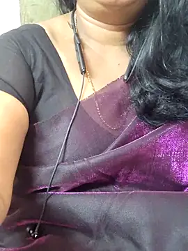 Snapshot of Tamil_Azhaghi25 chatting on 13, 1, 2026 Tamil Azhaghi25 online show from 13, 1, 2026