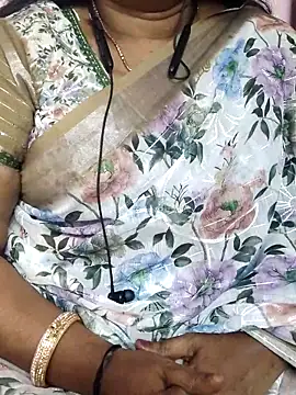 Snapshot of Tamil_Azhaghi25 chatting on 2, 2, 2026 Tamil Azhaghi25 online show from 2, 2, 2026