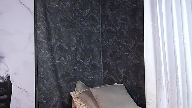 Snapshot of Tayler_Kim chatting on 15, 10, 2025 Tayler Kim online show from 15, 10, 2025