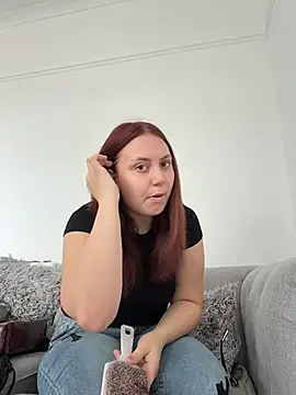 Snapshot of RoseMaee chatting on 8, 10, 2025 RoseMaee online show from 8, 10, 2025