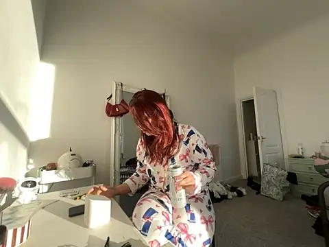 Snapshot of RoseMaee chatting on 25, 11, 2025 RoseMaee online show from 25, 11, 2025