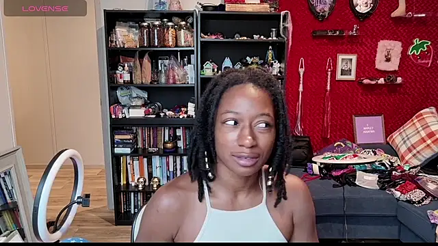 Snapshot of MarleyAquafina chatting on 6, 10, 2025 MarleyAquafina online show from 6, 10, 2025