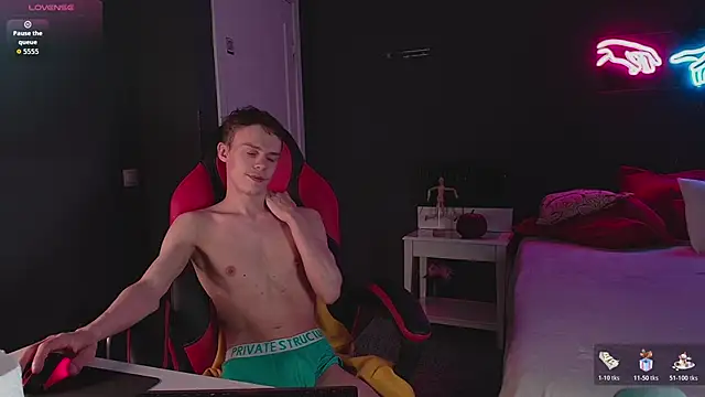 Snapshot of Brad_Myles chatting on 22, 10, 2025 Brad Myles online show from 22, 10, 2025